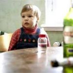 nablyudenie_za_nasiliem_na_ekranax_delaet_detej_bolee_emocionalnymi
